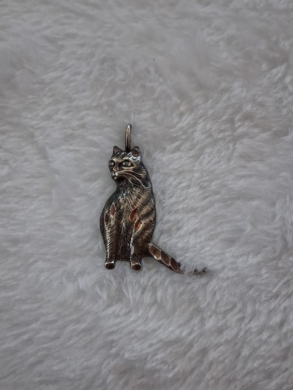Vintage Silver Cat Pendant!